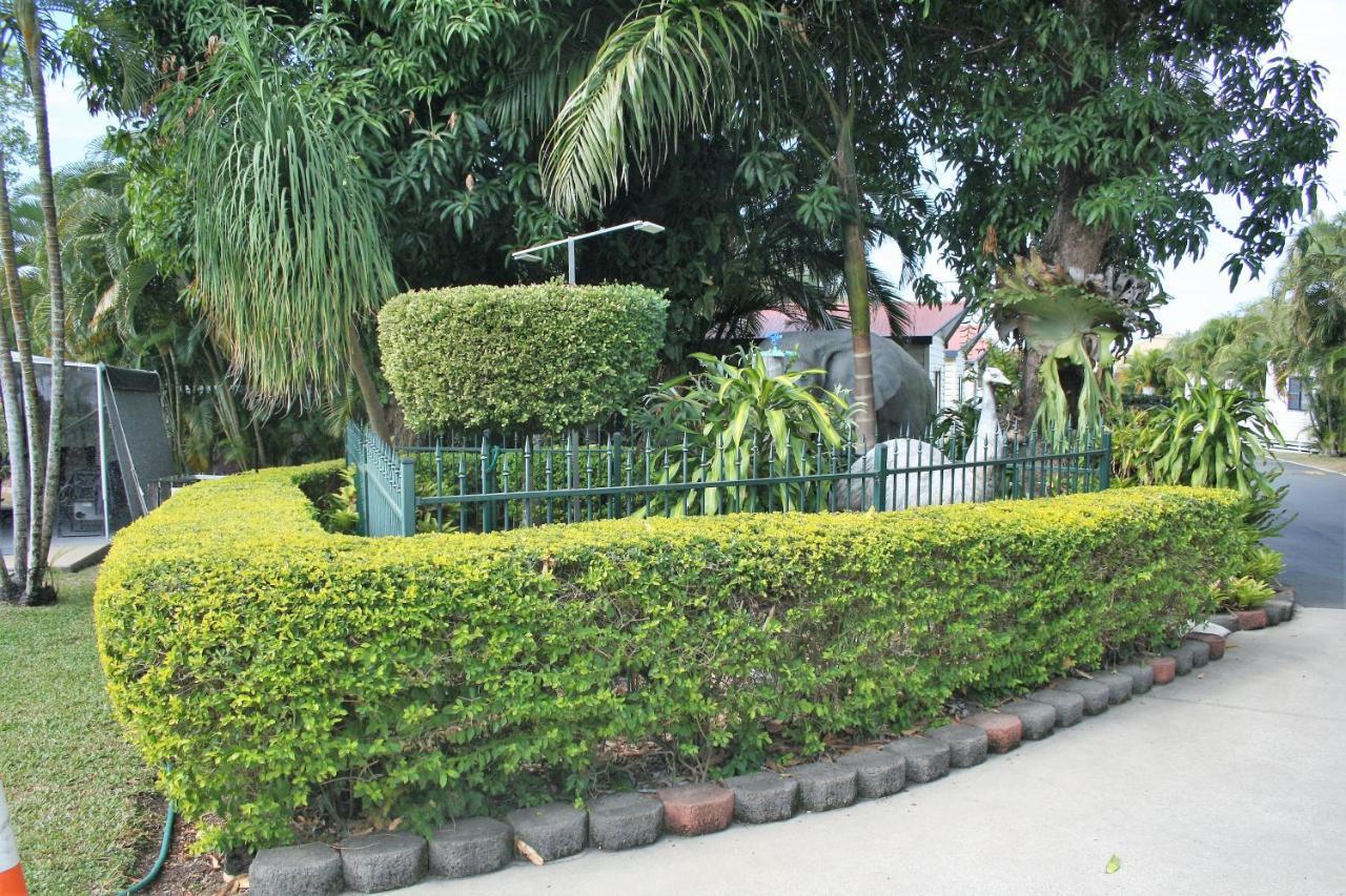 Palms Caravan And Village *
